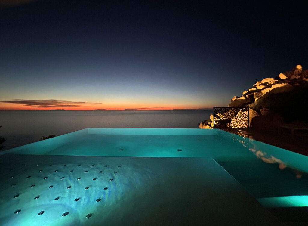 Villa di lusso al tramonto in Sardegna